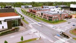 Ilmakuva Vehkalan työpaikka-alueesta kesällä 2025.