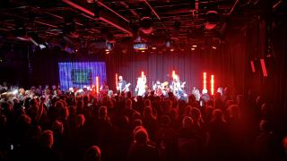 Klubi.